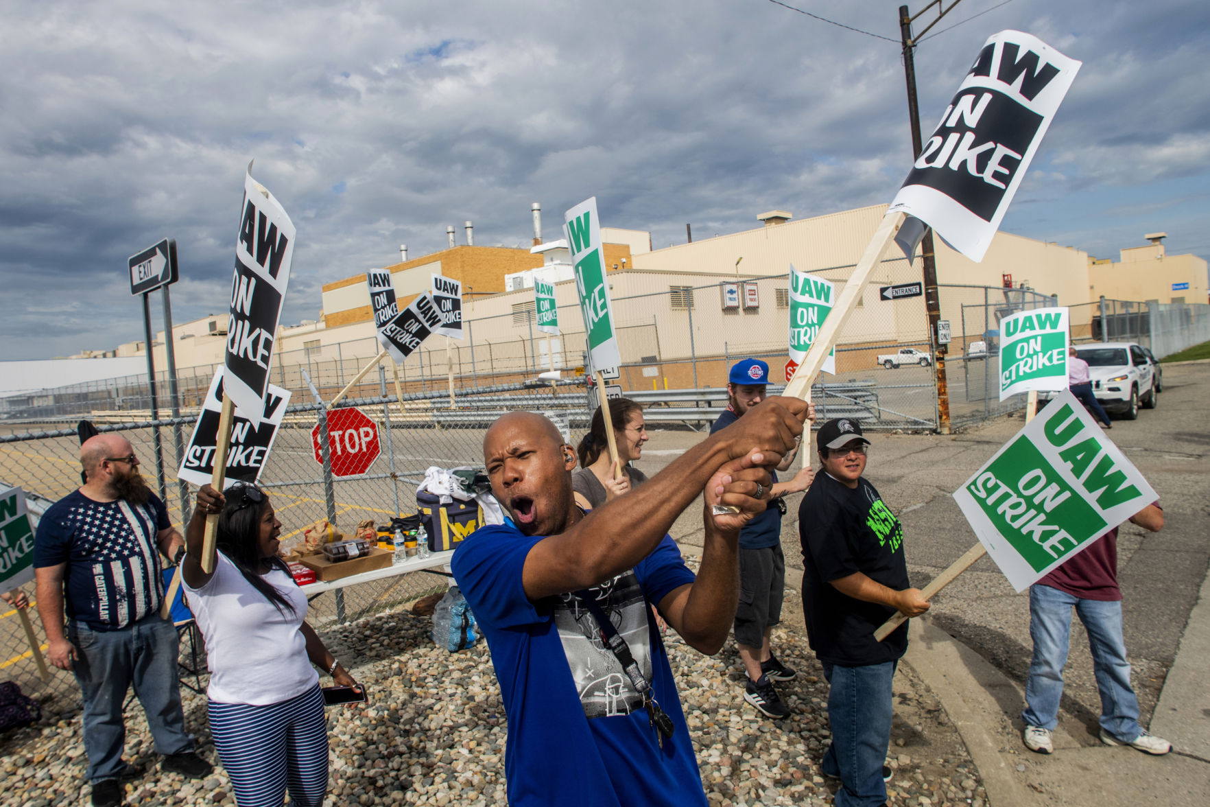 APTOPIX UAW Strike Threat